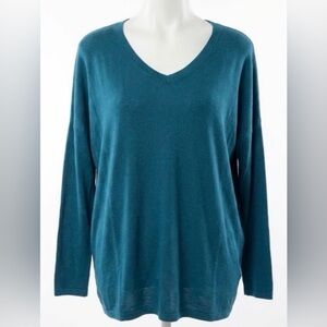 CAbi long sleeve T shirt in color teal. V neck. Relaxed fit. Women’s size small